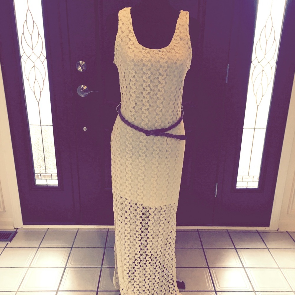 Lace maxi Dress with above knee lining with belt