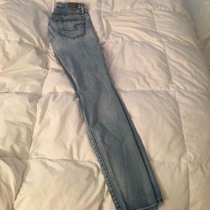 American eagle destroyed jeggings size 2!