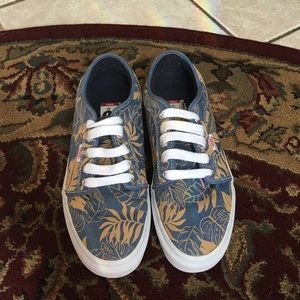 Vans off the wall floral shoes