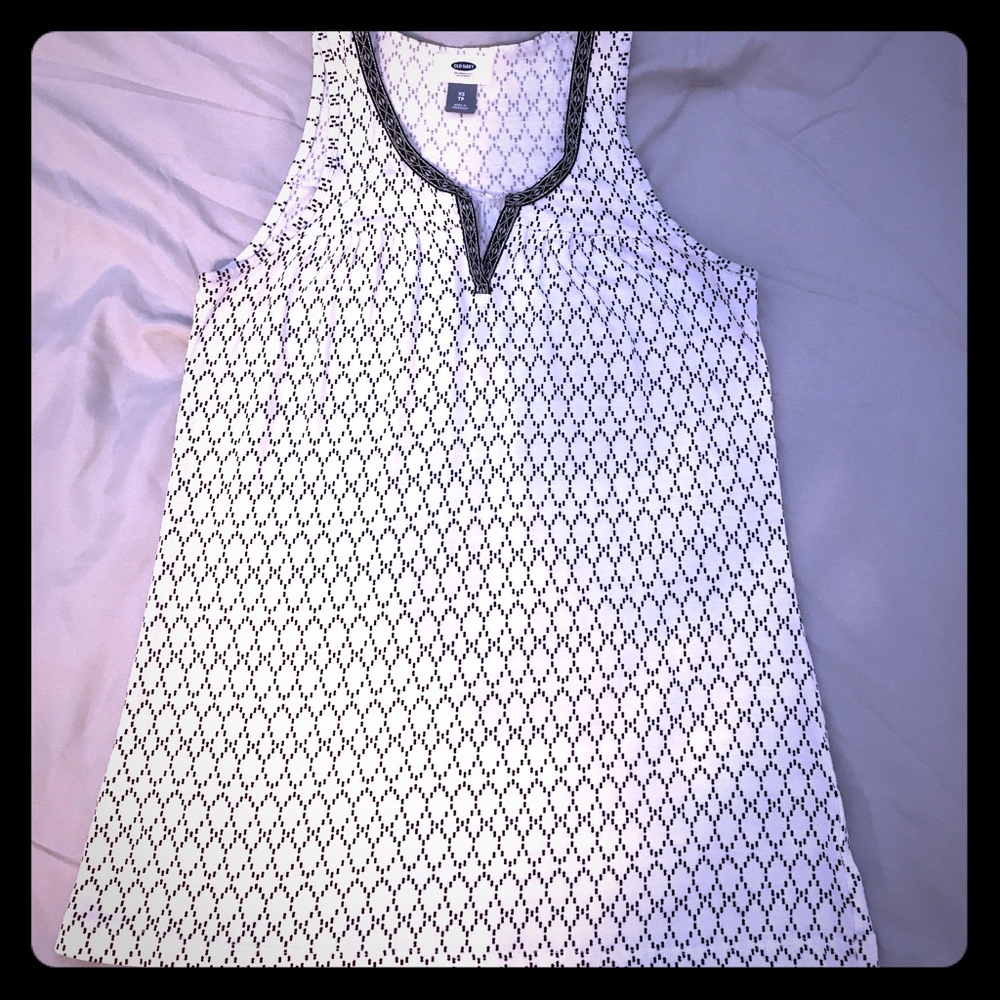 Black and White Sleeveless Top