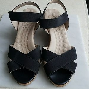 Malu Black Wedges
