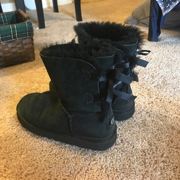UGGS - Picture 3 of 3