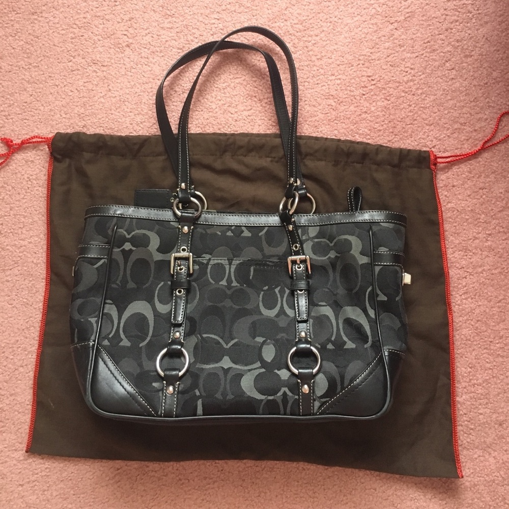 Coach purse with dust bag