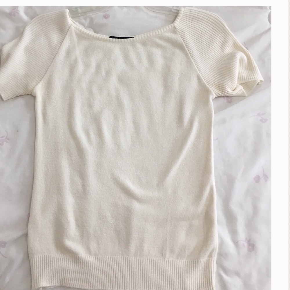 White/ cream short sleeve sweater top