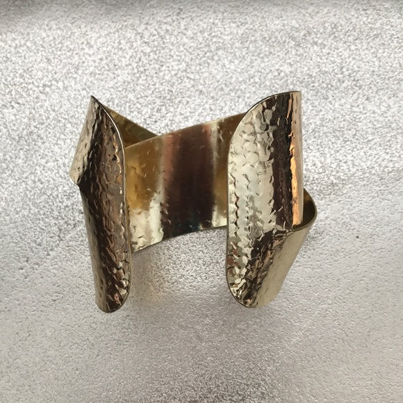 Chunky Gold Bracelet - Picture 2 of 3