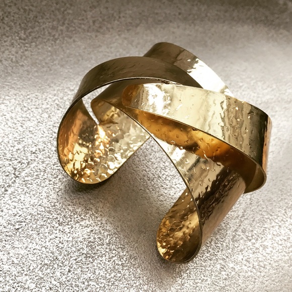 Chunky Gold Bracelet - Picture 3 of 3