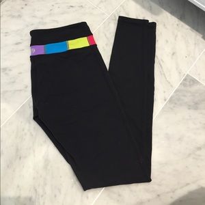 LuLuLemon wunder under with color waistband