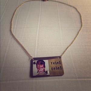 👨🏻‍🎤 Bowie gold Rebel Rebel necklace👨🏻‍🎤