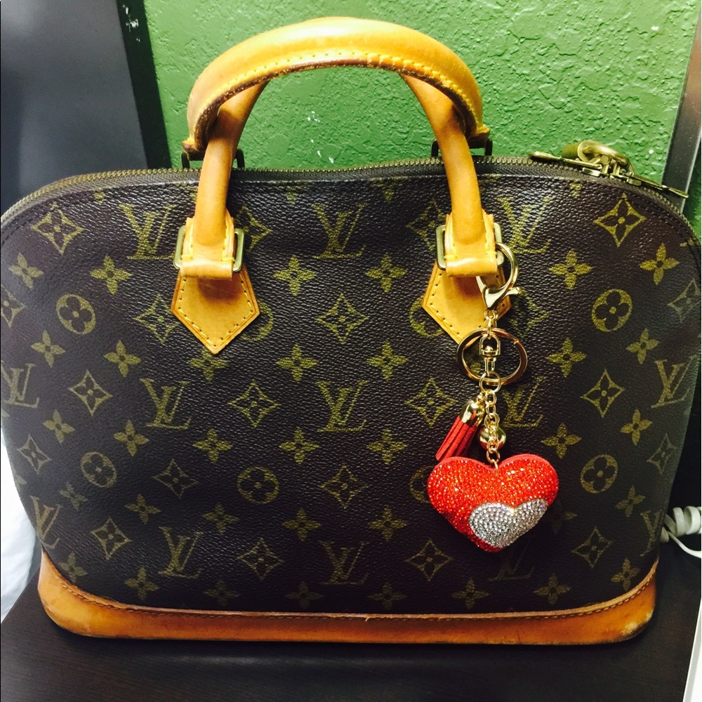 SOLD!!!❤️❤️❤️❤️Authentic LV Alma PM monogram.