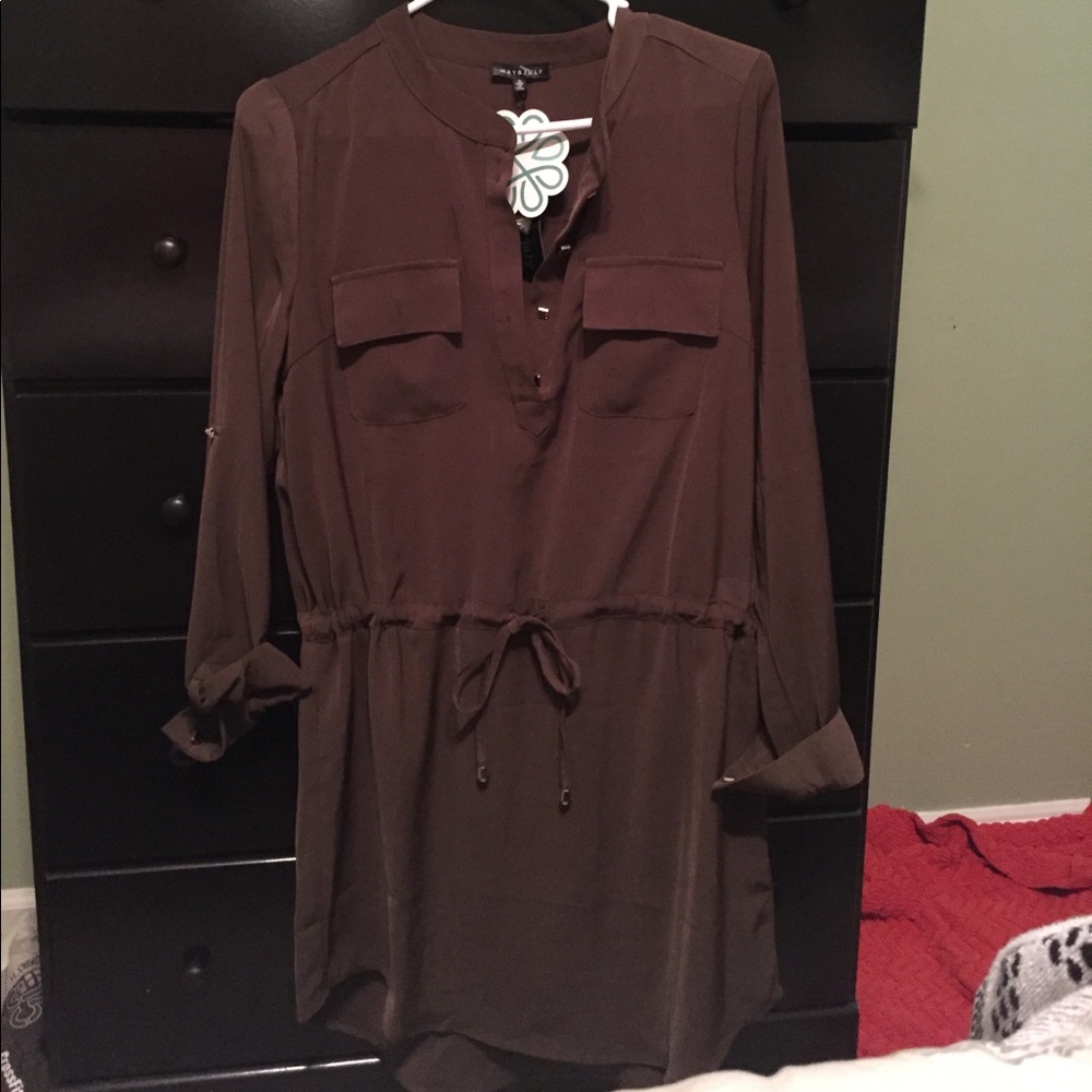Boutique polyester army green dress.