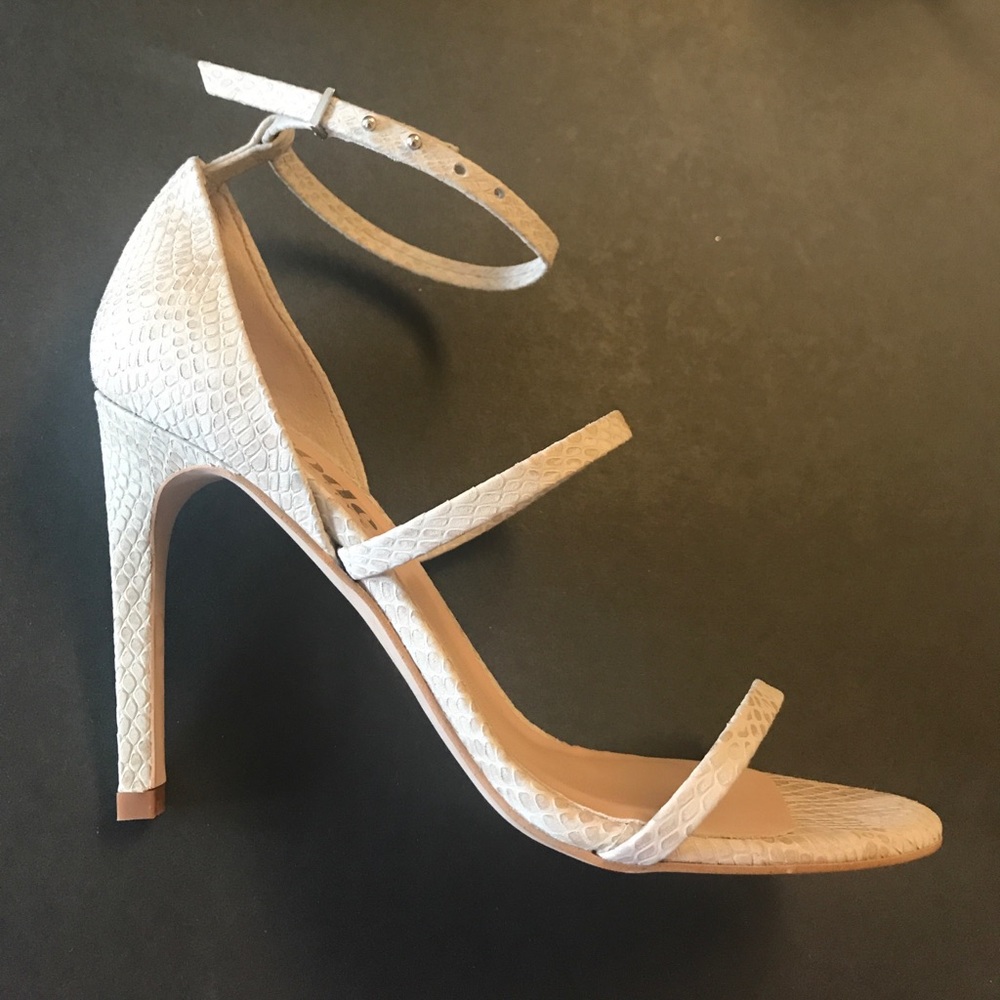 the Mode nude Sandals