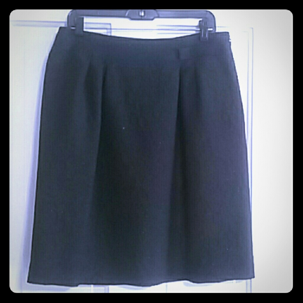 Black skirt