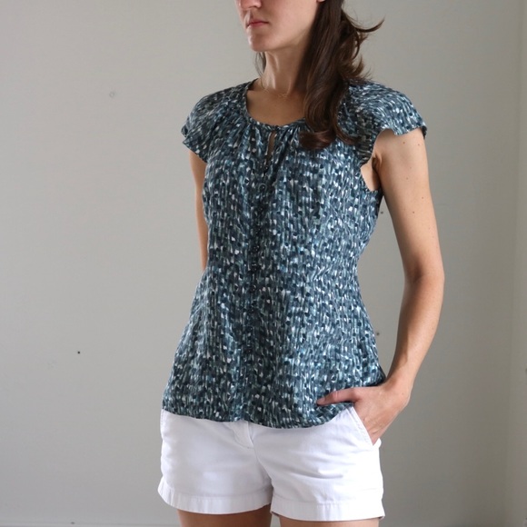 Banana Republic Tops - 🌊 Banana Republic Shirt