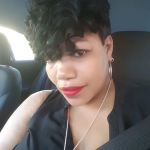 Meet your Posher, Delores