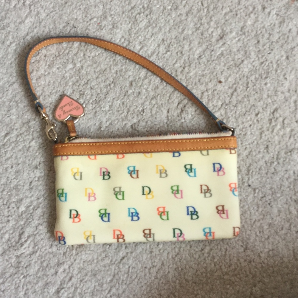 Dooney and Bourke clutch