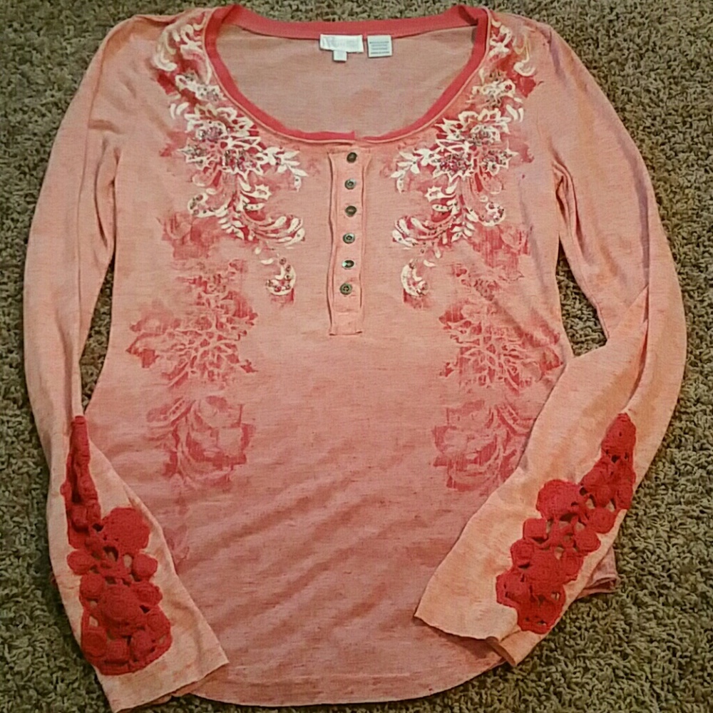 Miss Me size large soft shirt EUC