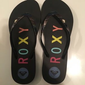 roxy flip flops (perfect condition)