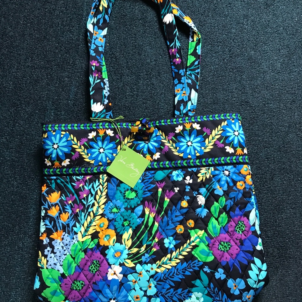 Brand New with tags Vera Bradley purse/Tote