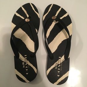 coach flip flops