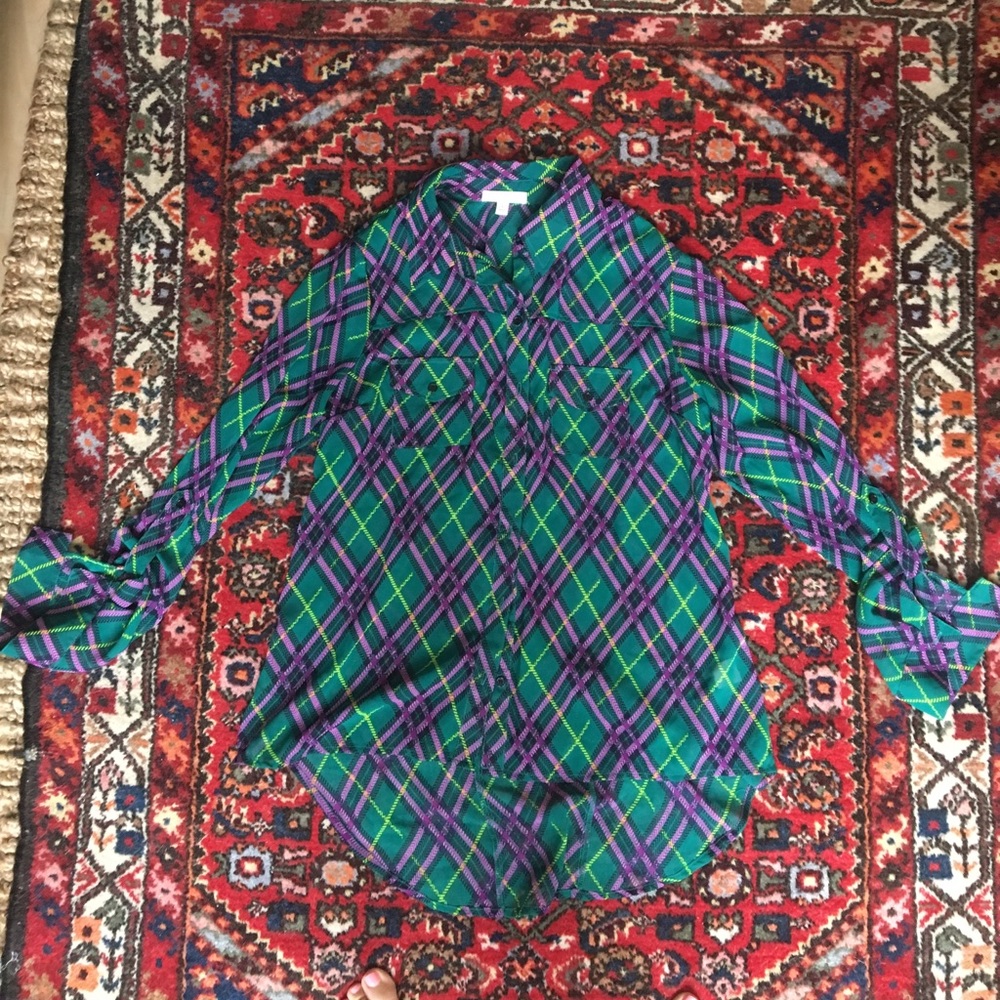 Argyle dressy plaid button down! Tunic style.