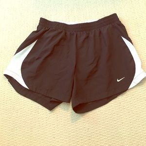 Nike Women's Black Short size M