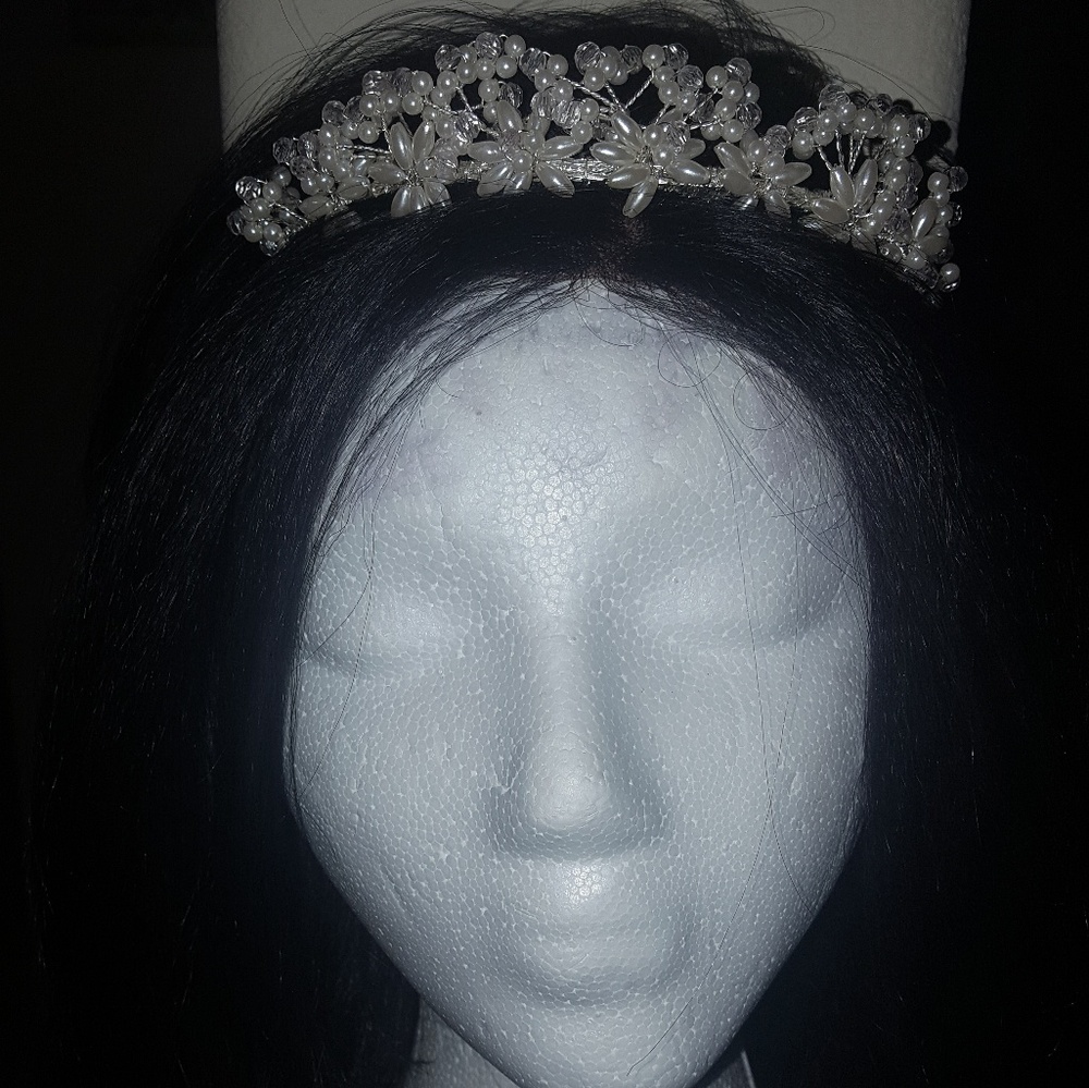 Tiara - Picture 4 of 8