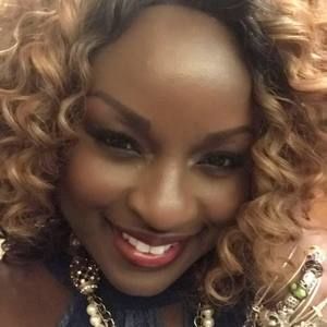 Meet your Posher, Roxie