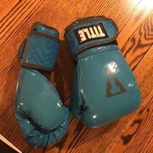 Women's Title Boxing Gloves