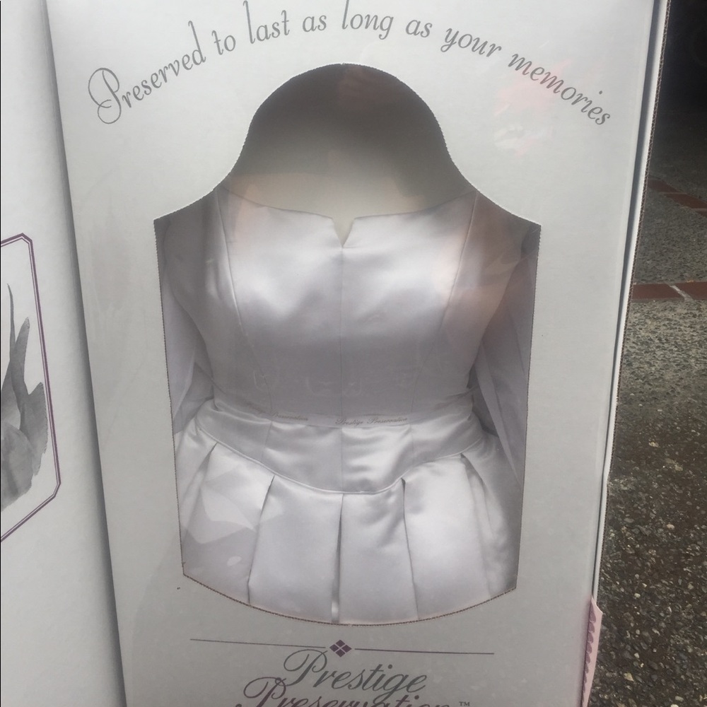 Gorgeous wedding dress size 6! 🎊👰🏻💕