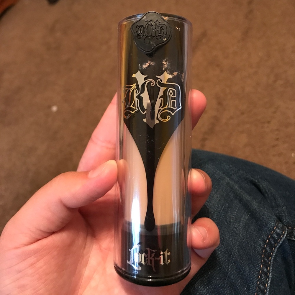Kat Von D Lock-it Foundation