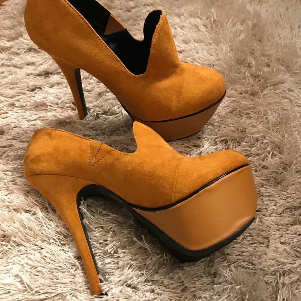 Size 7 heels