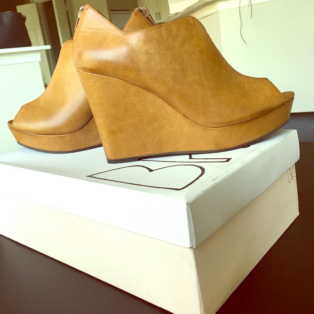 Nordstrom brand Cognac wedge shoe