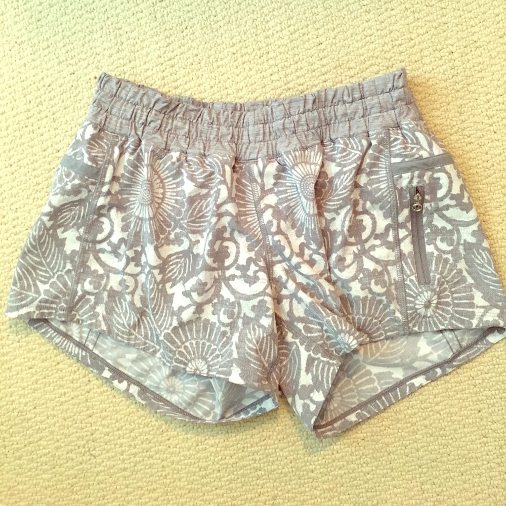 Lululemon Gray Floral Short with zipper pocket -8