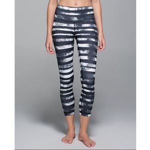 lululemon wunder under pant // shady palms