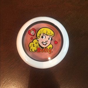 MAC Archie's Girls Betty LE Cream Soda Satin Blush