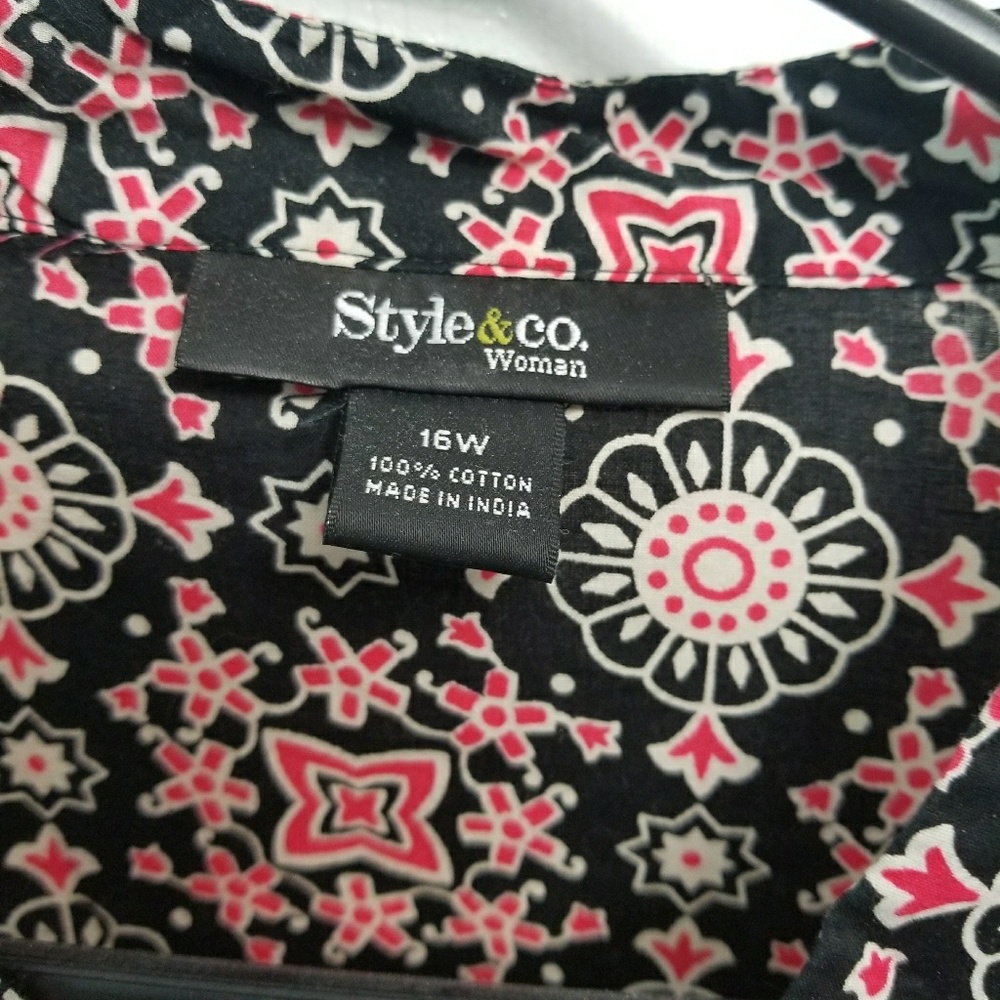 Patterned button up top - Picture 3 of 3