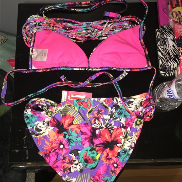 Bathing suit - Picture 2 of 2