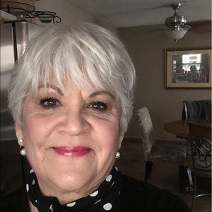 Meet your Posher, Zenaida