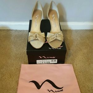 Nina Malia Evening Pump