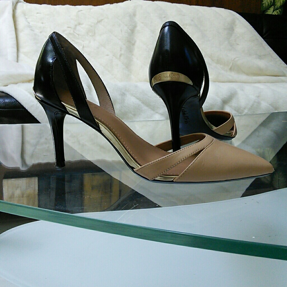 Calvin Klein Giorgi Leather D 'Orsay pumps 6 1/2