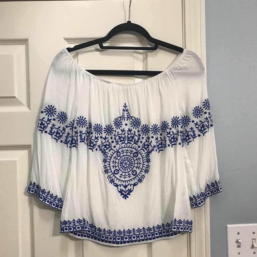 Gianni Bini off the shoulder