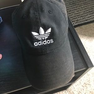 Addias dad hat