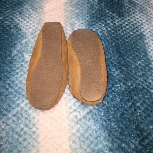 Minnetonka moccasins, gently used and very clean. - Picture 3 of 3
