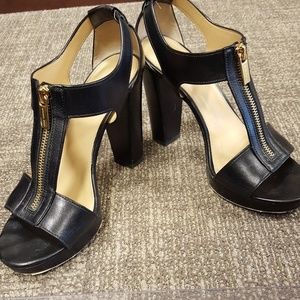 Michael Kors Berkey used w/ visible wear