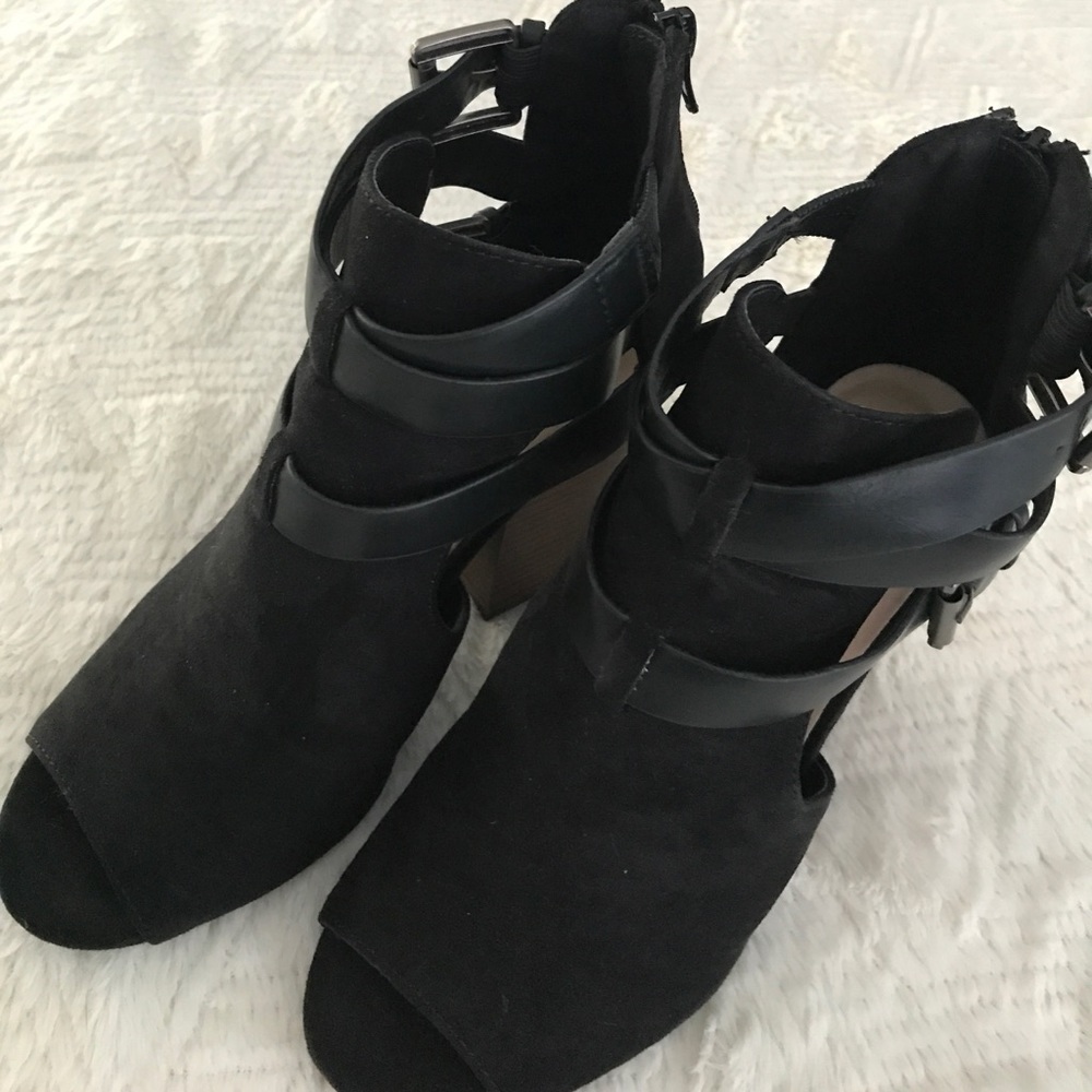 Show Dazzle shoes size 6