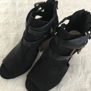 Show Dazzle shoes size 6