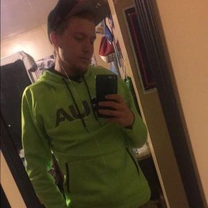 Meet your Posher, Mitchell