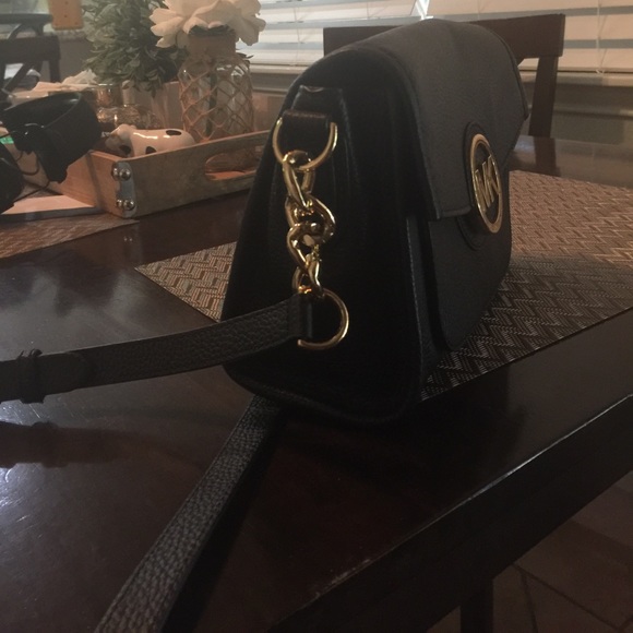 Michael kors crossbody purse - Picture 2 of 7