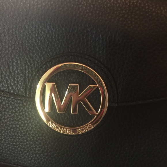 Michael kors crossbody purse - Picture 7 of 7