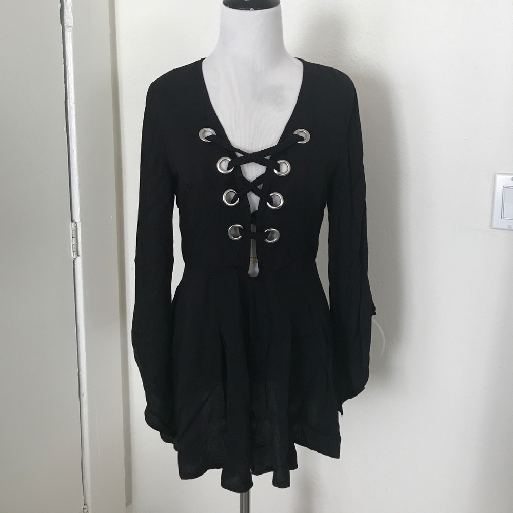 Black Selfie Leslie Romper size L
